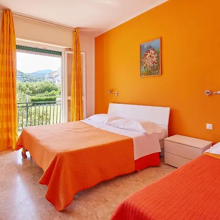 Casa Borgo 4 *
